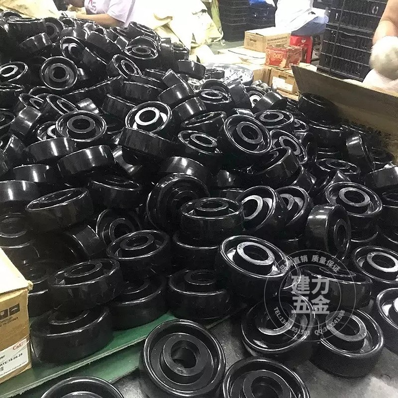 Heavy black nylon casters with bearings, trolleys, storage cages, garbage cans, hotel linen carts, kitchenware carts